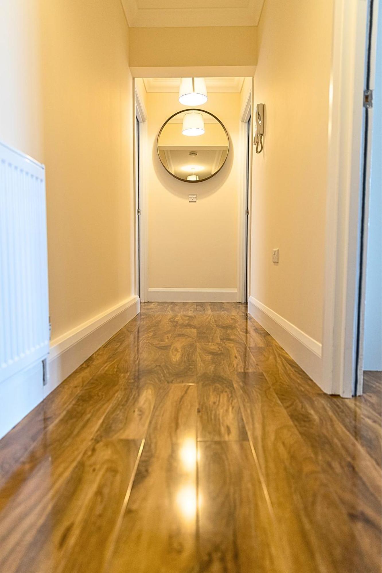 Heathrow Rare Find 2 Bedroom Plus 2 Bathroom Flat - Sleeps 6- Free Parking- Close To Heathrow Terminals-Quiet Development Stanwell Buitenkant foto
